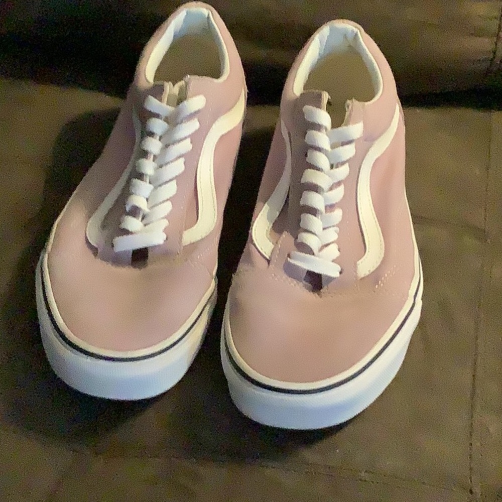 Vans Off The Wall Old Skool Suede Unisex. Men US 8.5. Women  US 10. 721356